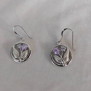 Ladies 925 Sterling Silver Flower designed earrings